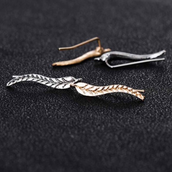 "Light As A Feather" Minimalist Cute Stud Earring - Picture 4 of 7